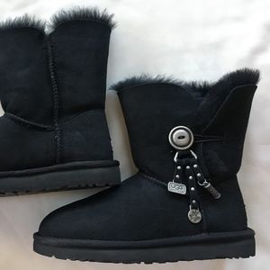 UGG women’s black AZALIA charm boots size 7